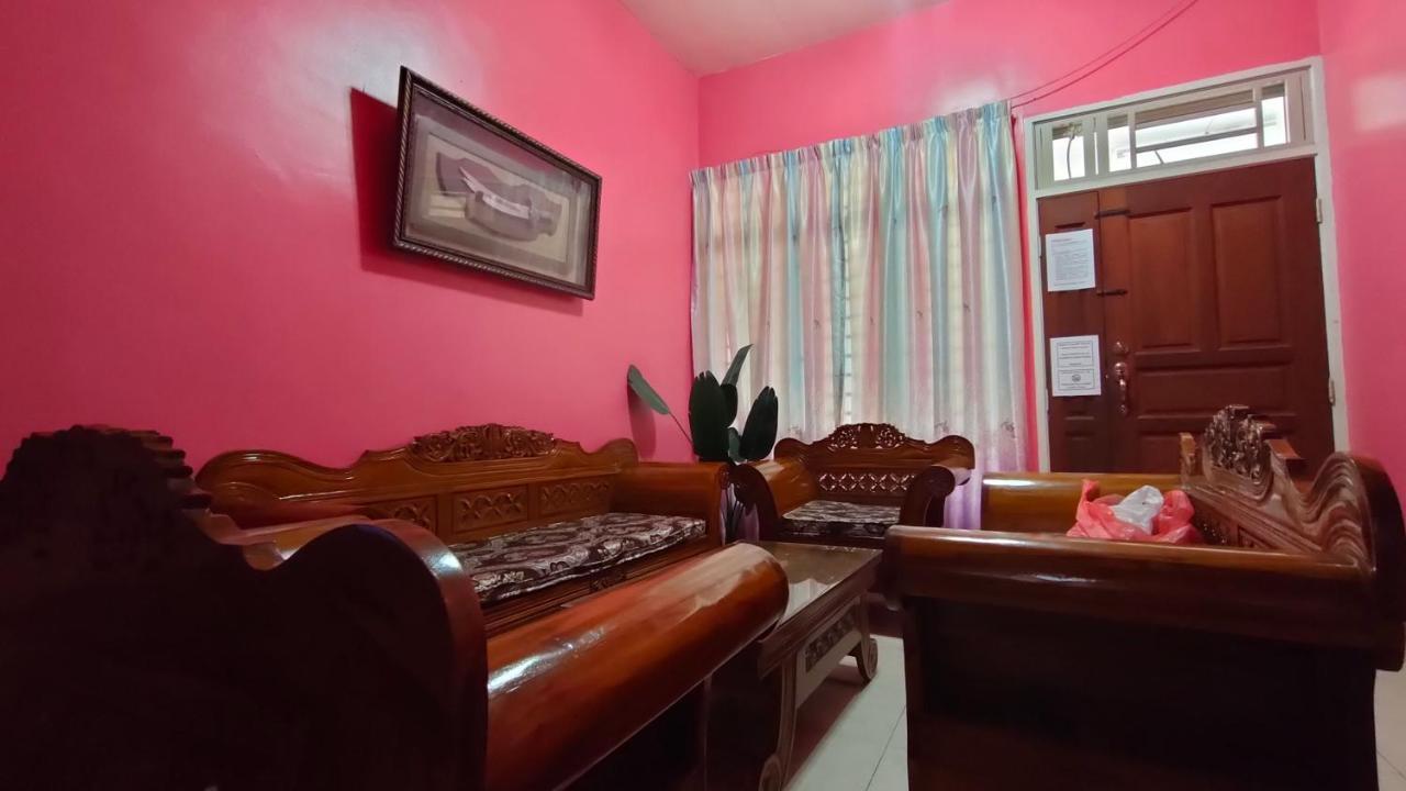 Zulaikha'S Homestay Ulu Tiram Johor Bahru Exteriör bild
